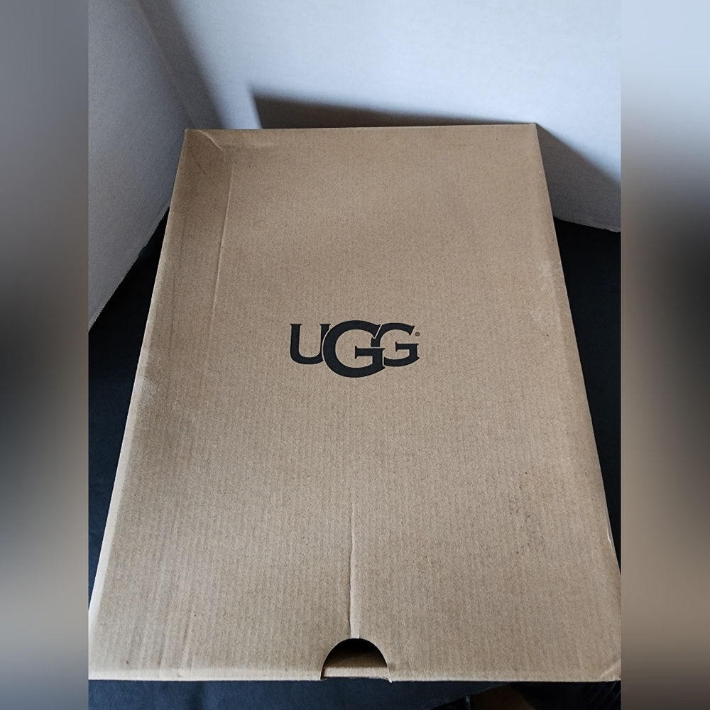 ✨️NIB✨️ Ugg Olive Pink Glitter High Top Shoes, Womens Size 11 - Picture 12 of 12
